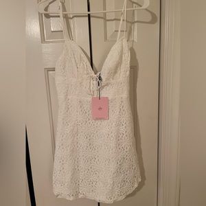 Hello Molly never worn white beach dress. Never worn.
